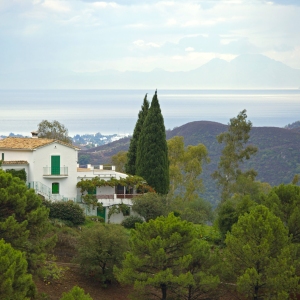 Hilltop villa on the Costa del Sol overlooking the Mediterranean to North Africa