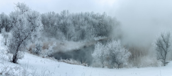 A frosty lake in the depths of winter