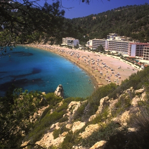 Holiday hotels in a mediterranean bay