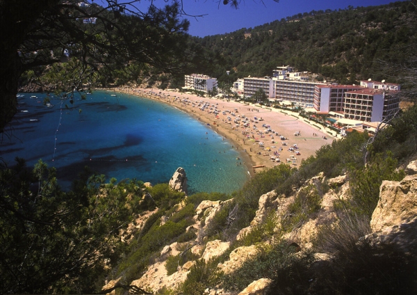 Holiday hotels in a mediterranean bay