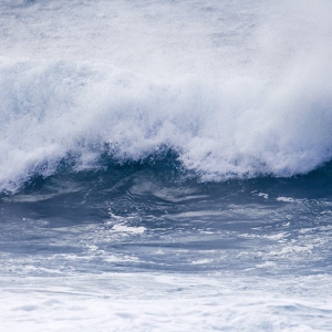 Big waves on a windy beach