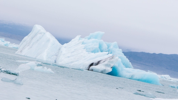 An iceberg in an Icelandic glacial lake