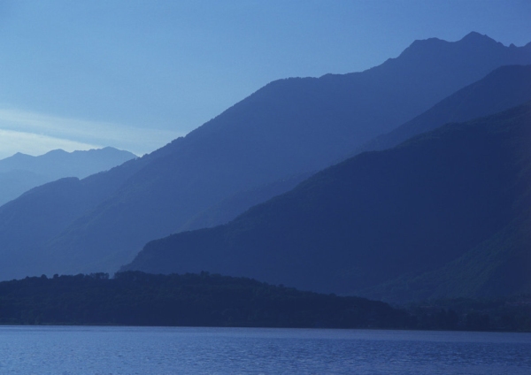 A view of Lake Como in Northern Italy with mountains in the background