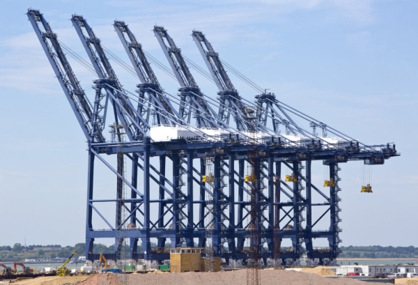 Giant dockside cranes for unloading containers