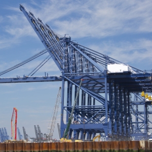 Giant dockside cranes for unloading containers